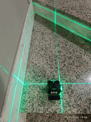 Nivel Láser 16 Líneas Verde 4D+Trípode y 2 Bateria