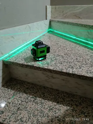 Nivel Láser 16 Líneas Verde 4D+Trípode y 2 Bateria