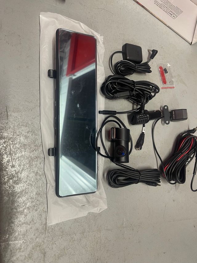 Dash Cam con GPS y Cámara Trasera