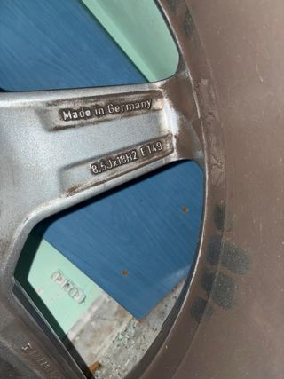 Llanta AMG 18 245/40 ZR18 con goma 90%