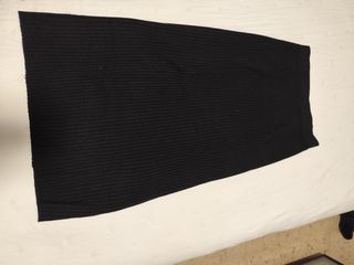 Falda de punto negra