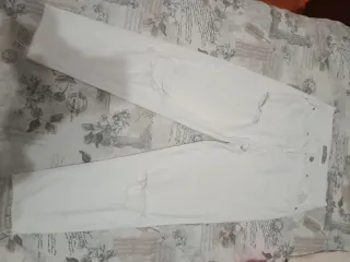 Pantalón blanco roto