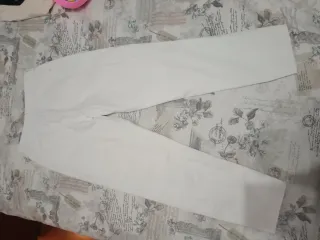 Pantalón blanco roto