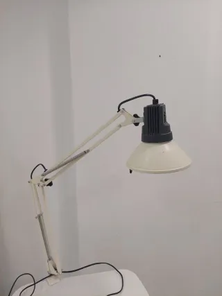 Lámpara de mesa ajustable para manicura