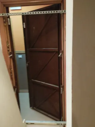Puerta antiokupa de seguridad