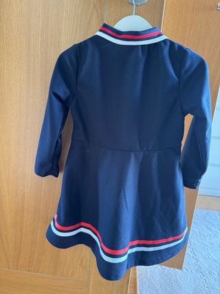 Vestido infantil azul com riscas