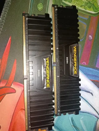 2x 8GB DDR4 Corsair Vengeance LPX