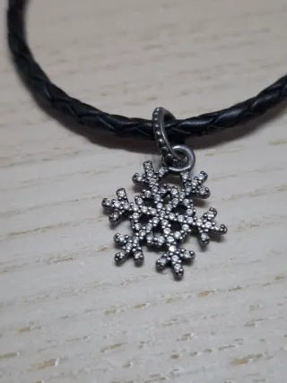 Conjunto pulsera de cuero + charm colgante Pandora