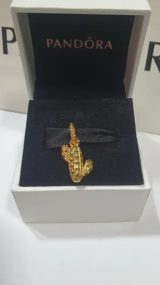 Charm Pandora Cactus Oro y Verde