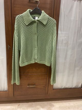 Chaqueta verde calada