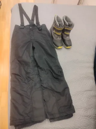 Pantalón nieve niño T.122/128 y Botas T.35