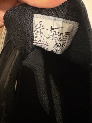 Zapatillas Nike Negras y Rojas