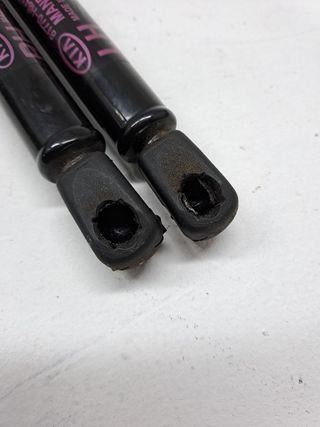AMORTIGUADORES MALETERO / PORTON KIA STONIC