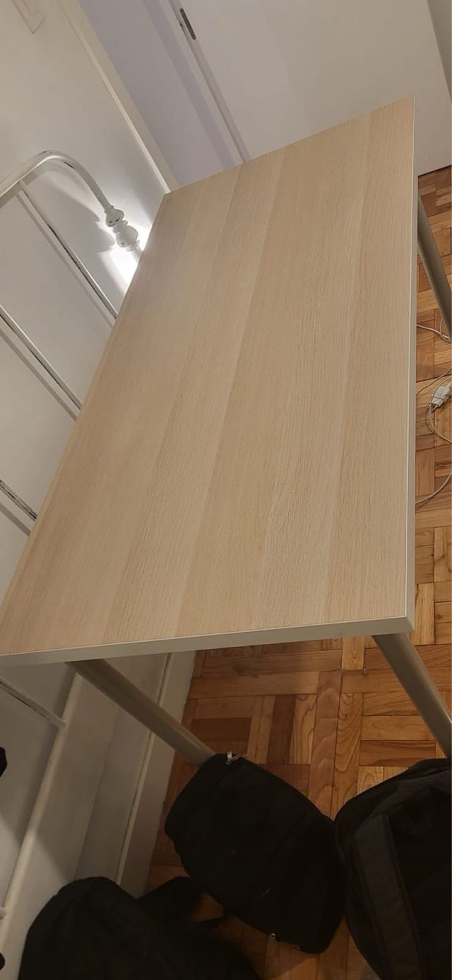 Escritorio LINMON Ikea con patas