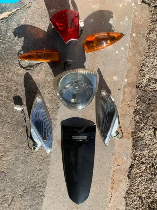 Faro, Intermitentes y Luz Freno Piaggio Fly 50cc