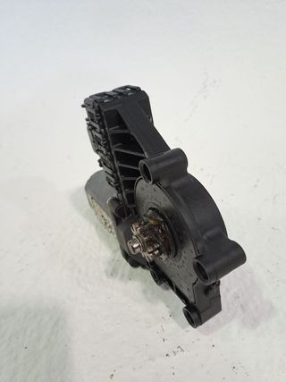 MOTOR ELEVALUNAS DELANTERO DERECHO OPEL ZAFIRA TOURER (2)