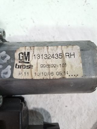 MOTOR ELEVALUNAS DELANTERO DERECHO OPEL ZAFIRA TOURER (2)