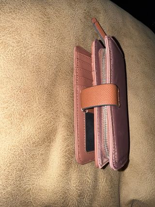 Cartera monedero con departamentos