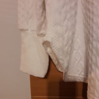 Blusa cuello V manga larga textura