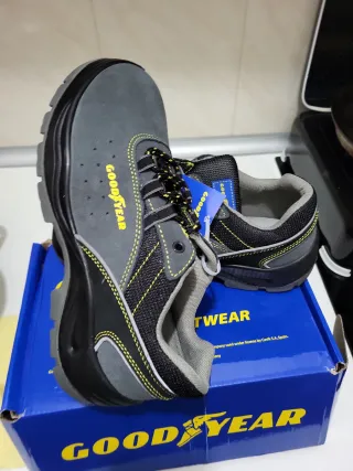 Zapatos de seguridad Goodyear grises y negros