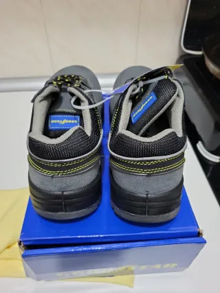Zapatos de seguridad Goodyear grises y negros