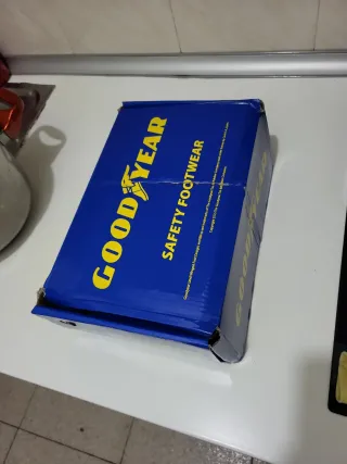 Zapatos de seguridad Goodyear grises y negros