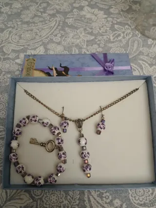 Conjunto de joyería con llave
