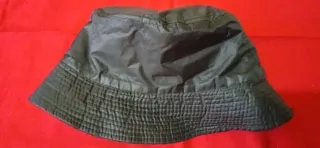 Cappellino impermeabile nero