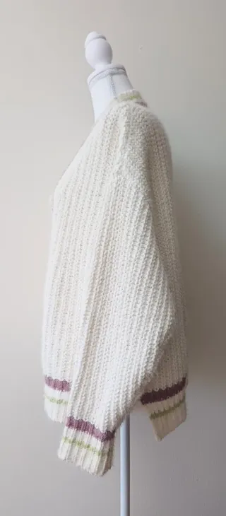 Jersey Pull&Bear V-neck rayas