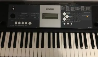Teclado Yamaha YPT230 con pie