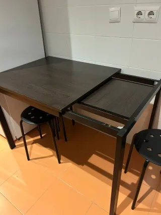 Tavolo da pranzo scuro