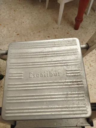 Escalera de aluminio plegable