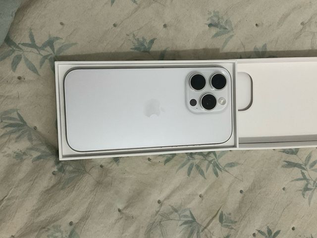 iPhone 16 Pro titanio bianco 128 giga