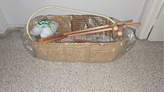 Moisés de bebé con funda incluida.