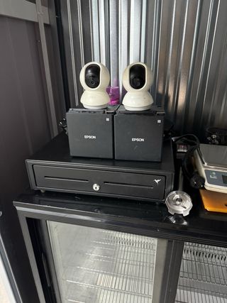 Caja registradora Epson + 2 cámaras + 2 impresoras
