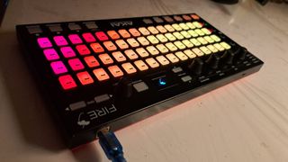 Akai Professional FIRE - Controlador MIDI