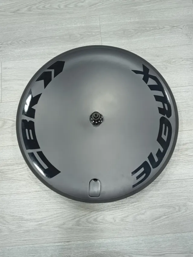 Rueda carbono lenticular para cubierta y zapata