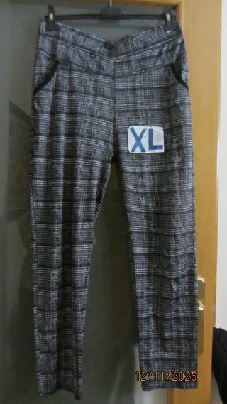 Anorak rojo talla XL, bata casa, camisetas y mas..