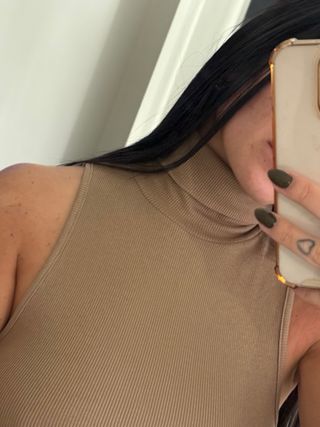 Vestido beige sin mangas