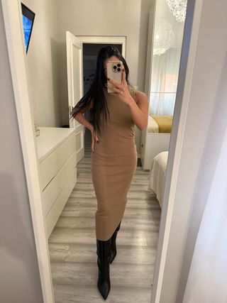 Vestido beige sin mangas