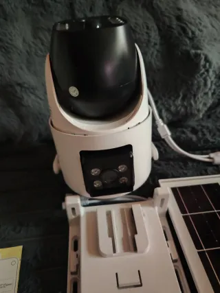 Cámara vigilancia con panel solar