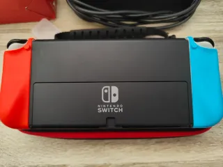 Nintendo Switch OLED+Mandos y Mario Kart 8 Deluxe