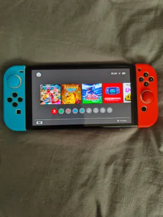 Nintendo Switch OLED+Mandos y Mario Kart 8 Deluxe