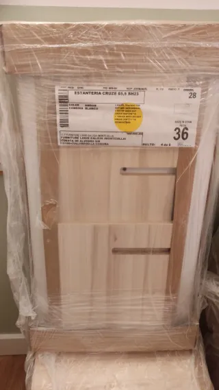 Escritorio, mesilla y estantería madera