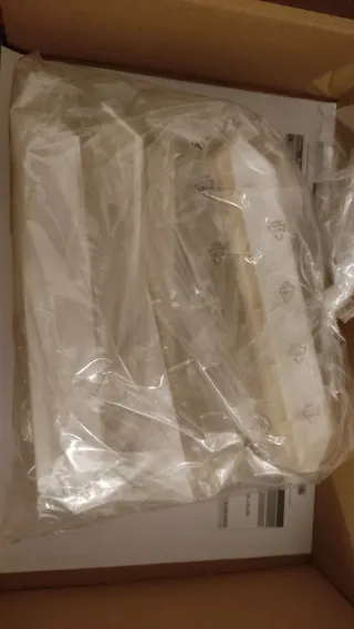 Escritorio, mesilla y estantería madera