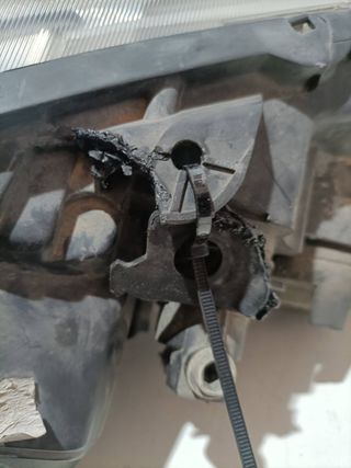 FARO IZQUIERDO RENAULT MEGANE II BERLINA 5P (3)