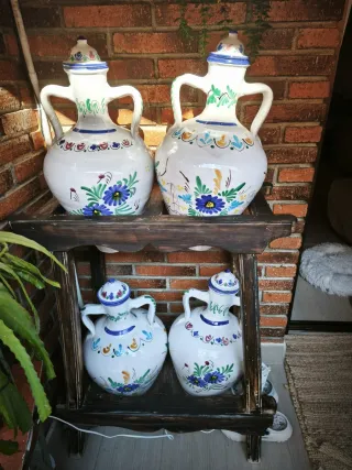Juego de 4 Cántaros Antiguos Decorados
