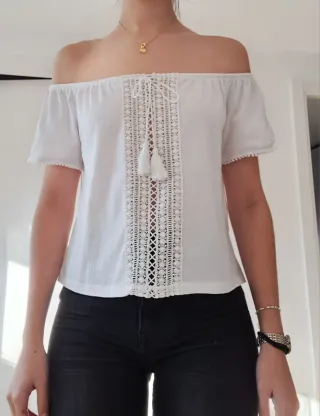 Blusa blanca hombros descubiertos