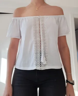 Blusa blanca hombros descubiertos
