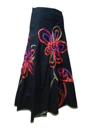 Falda larga negra con flores multicolor